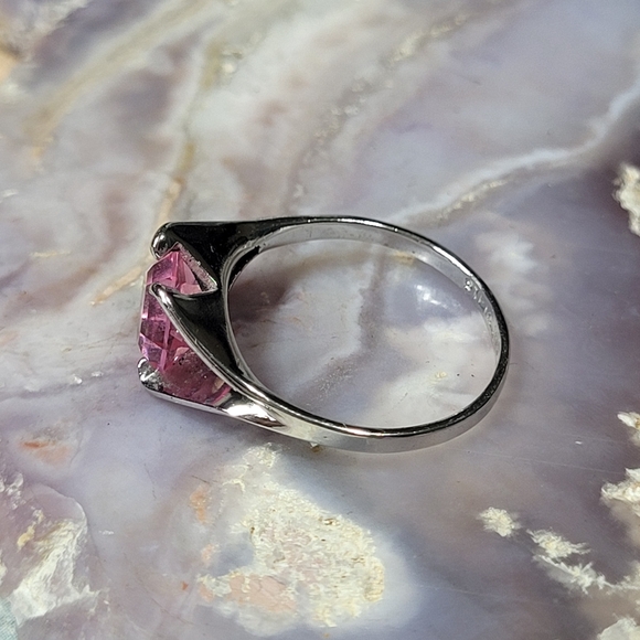 Elegant Pink stone Silver Ring - Picture 5 of 7